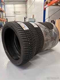 Zimné pneumatiky Hankook 225/40 R19 - 2