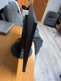 Monitor 60 cm - 2