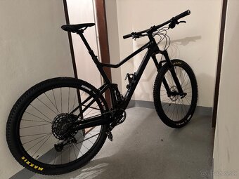 Celoodpružený karbónový bicykel Scott Spark 940 XL - 2