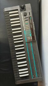 Syntetizátor Korg Poly800 - 2