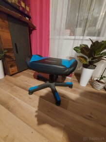 Predam stoličku na hranie dxracer s opierkou pod nohy - 2