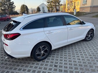 Hyundai i30 1.5 Turbo benzin MHEV -len 20tis km - 2