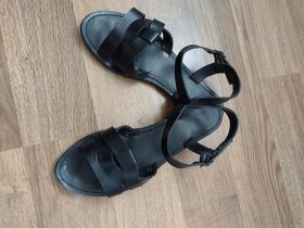Kožené sandálky č.38 - 2