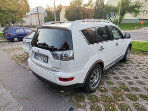 Mitsubishi Outlander 2,2 di-d 115kw 4x4 - 2