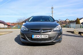 Opel Astra Sport Tourer LPG+Benzín, manuál - 2