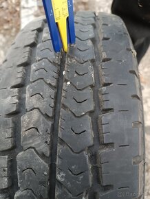 Pneu 195/70 R 15 c - 2