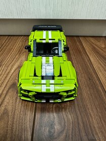 Lego technic Ford Mustang shelby GT500 - 2