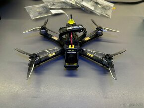 fpv dron  + 4 baterie - 2