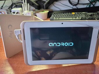 Tablet 7" s podstavcom - 2