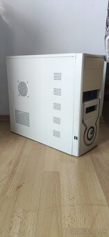 Predám full ATX PC skrinku - 2