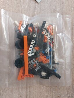 Lego TECHNIC 42088 - 2