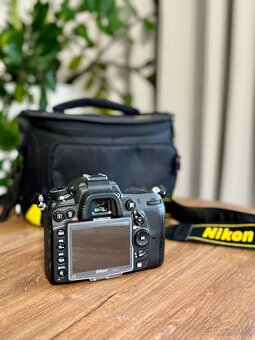 Nikon D7000 - 2