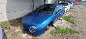 Lacno rozpredám Mazda 323 na náhradné diely - 2