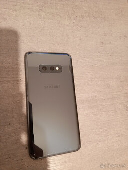 Samsung Galaxy S10e - 2