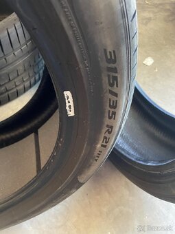 Predám Pirelli P Zero r21 - 2