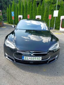 Tesla S P85 - 2