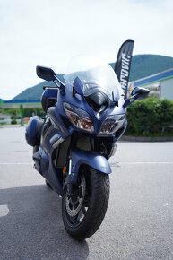 Yamaha FJR 1300 - 2