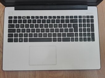 ASUS X553M - na náhradné diely - 2