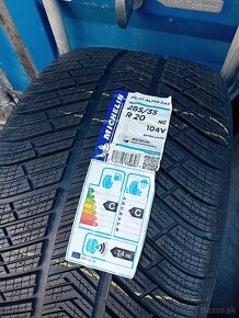 2ks najazdené zimné 285/35R20 - 2