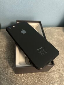 Apple iPhone 8 64GB Space Gray - 2