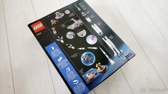 Predám až 1 meter vysoké LEGO NASA Apollo Saturn V - 21309 - 2