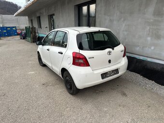 Predám náhradné diely Toyota Yaris II 2006-2012 - 2