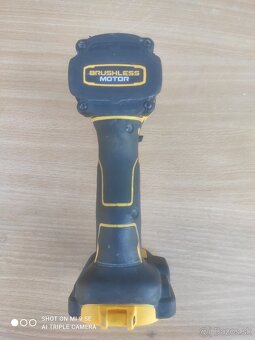 Dewalt rázový uťahovák 850 - 2