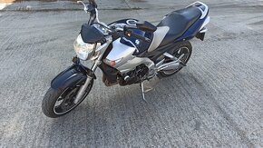 Suzuki gsr 600 - 2