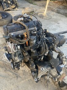 Motor Volkswagen 1.9 TDi 85kw AJM + Zanovne ramena Passat - 2