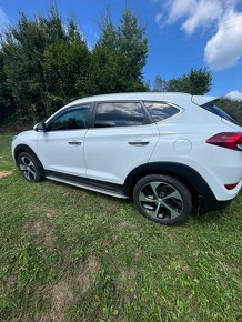 Hyundai Tucson - 2