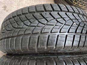 215/65 r16 zimné 2 ks GOODYEAR dezén 8,9 mm DOT2020 - 2