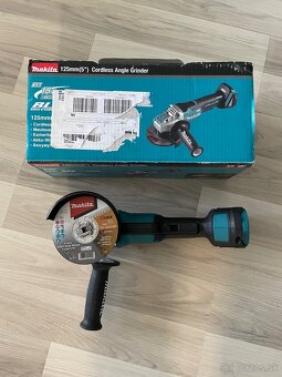 Makita DGA520ZX1 - 2