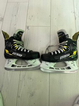 BAUER SUPREME M4 VEĽKOSŤ 35,5 - 2