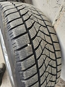 Predam elektrony na touareg 235/65 r17 - 2