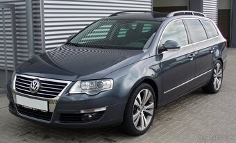 Volkswagen Passat Variant B6 combi - zadné plato, roleta - 2