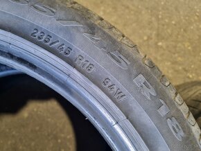 235/45R18 - 2