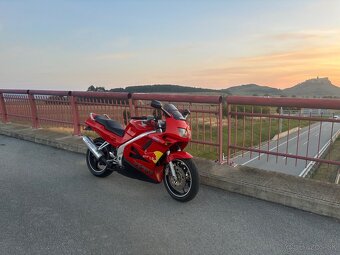 Honda VFR 750 f - 2