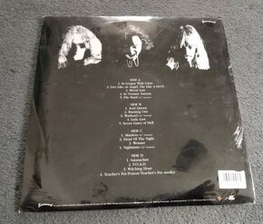 2LP Venom– The Seven Gates Of Hell: The Singles (1980-1985) - 2