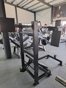 SQUAT MACHINE PENDULUM - - 2