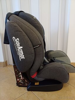 predám autosedačku Petite&Mars Prime II Isofix - 2