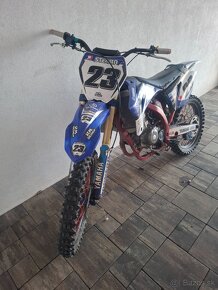 Predám yzf 250 nepojazdna - 2