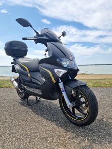 Gilera RUNNER 125 ST BLACK/GOLD edition - 2