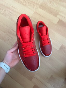 Nike Air Jordan 1 Low SE red - 2