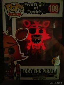 Foxy the Pirate Glow Five nights at Freddy's Fnaf 109 - 2