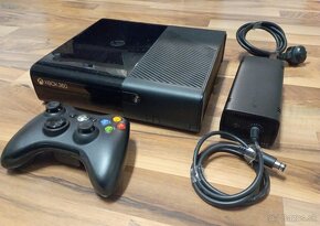 XBOX 360 E 4GB - 2