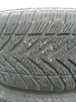 215/60 R17 - 2