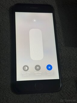 Predám Apple iPhone SE 2020 128GB Black Malé známky - 2