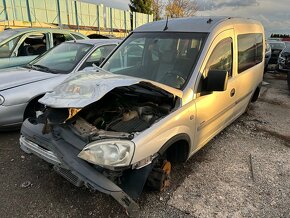 Lacno rozpredám Opel Combo C 2002-2012 na náhradné diely - 2