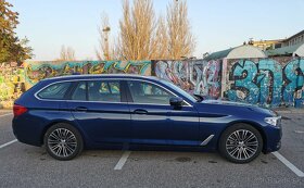 BMW 530d Touring xDrive SportLine - 2