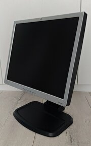 LCD monitor HP 1940 - 2